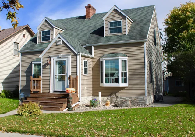 Photo 1 of Single family home for sale at 820 Horace Ave N, Thief River Falls, MN 56701 | MLS# 7149876 | Listing updated on 2026-10-04