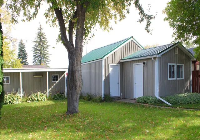 Photo 2 of Single family home for sale at 820 Horace Ave N, Thief River Falls, MN 56701 | MLS# 7149876 | Listing updated on 2026-10-04