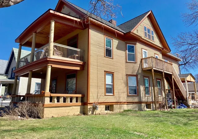 Listing Photo 1 - Condo for sale in building located at 2549 11th Ave S, Minneapolis, MN 55404