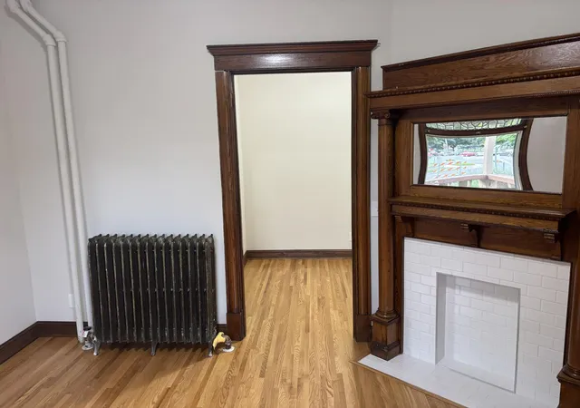 Listing Photo 5 - Condo for sale in building located at 2549 11th Ave S, Minneapolis, MN 55404