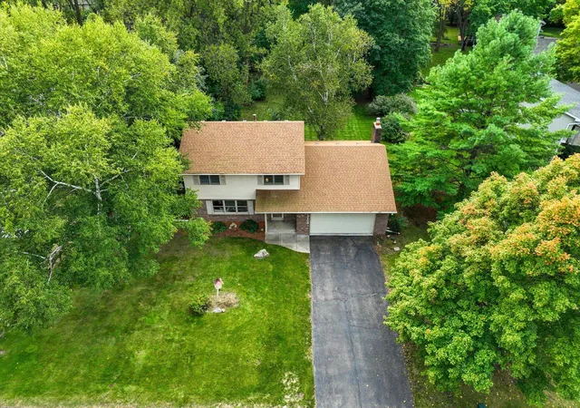 Photo 2 of Single family home for sale at 13209 Sheffield Curv, Hopkins, MN 55305 | MLS# 7149898 | Listing updated on 2026-10-22