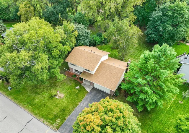 Photo 3 of Single family home for sale at 13209 Sheffield Curv, Hopkins, MN 55305 | MLS# 7149898 | Listing updated on 2026-10-22