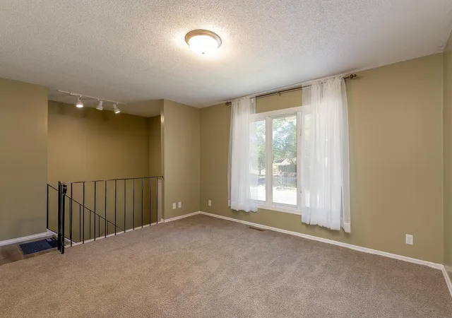 Photo 3 of Single family home for sale at 1701 Quail Roost Dr, North Mankato, MN 56003 | MLS# 7149923 | Listing updated on 2026-09-25