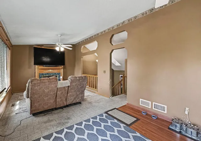 Photo 3 of Single family home for sale at 7850 Grinnell Ct E, Lakeville, MN 55044 | MLS# 7149935 | Listing updated on 2026-10-01