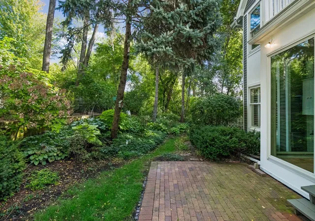 Photo 3 of Sale Pending at 145 Edgewood Ct, Wayzata, MN 55391 | MLS# 7149937 | Listing updated on 2026-10-02