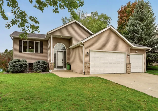 Photo 1 of Single family home for sale at 6159 Ripley Ln Nw, Rochester, MN 55901 | MLS# 7149938 | Listing updated on 2026-09-28