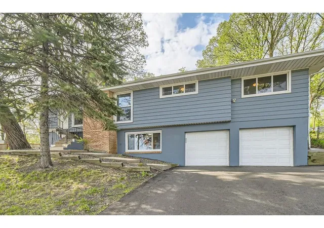 Photo 1 of Single family home for sale at 1316 Holdridge Ter, Wayzata, MN 55391 | MLS# 7149941 | Listing updated on 2026-09-30