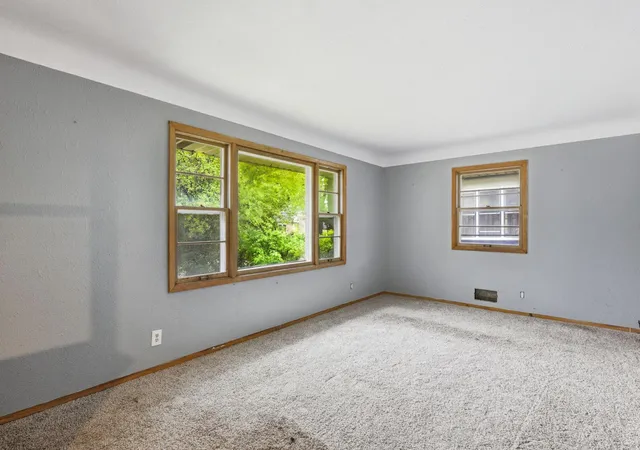 Photo 3 of Single family home for sale at 1259 Laurel Ave, Saint Paul, MN 55104 | MLS# 7149968 | Listing updated on 2026-10-08