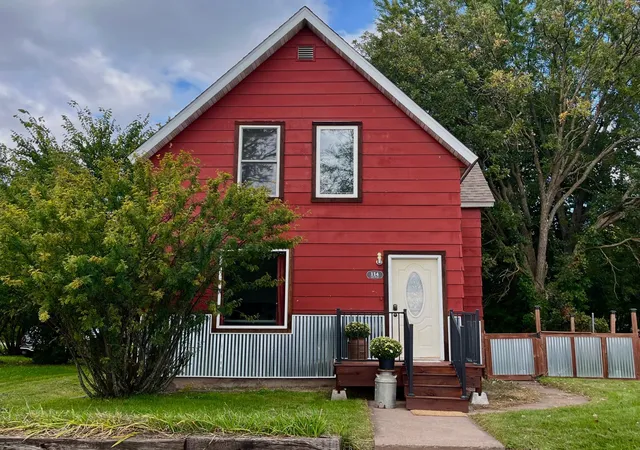 Single family home for sale at 114 Lark St, Sandstone, MN 55072 | MLS# 7149971