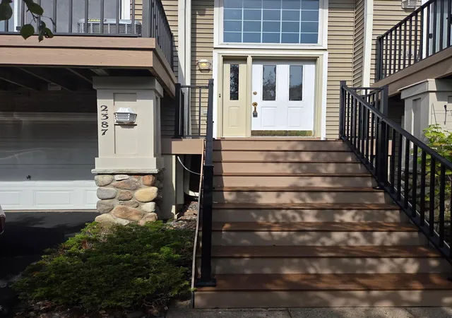 Photo 1 of Single family home for sale at 2387 Eagle Tr Ln, Saint Paul, MN 55129 | MLS# 7149973 | Listing updated on 2026-10-05