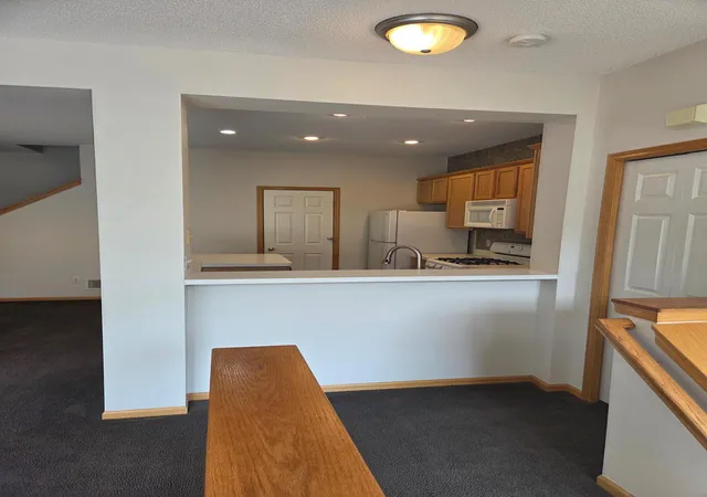 Photo 3 of Single family home for sale at 2387 Eagle Tr Ln, Saint Paul, MN 55129 | MLS# 7149973 | Listing updated on 2026-10-05
