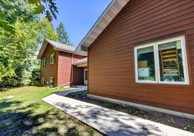 Photo 3 of Single family home for sale at 112 Bay Rd, Coleraine, MN 55722 | MLS# 7149993 | Listing updated on 2026-10-19