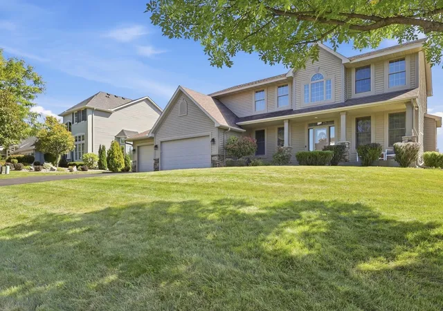 Photo 3 of Single family home for sale at 18344 Lake Forest Dr, Lakeville, MN 55044 | MLS# 7149994 | Listing updated on 2026-10-05