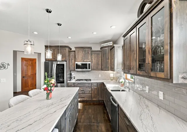 Photo 4 of Single family home for sale at 18344 Lake Forest Dr, Lakeville, MN 55044 | MLS# 7149994 | Listing updated on 2026-10-08