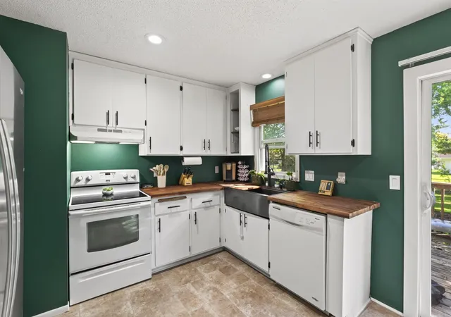 Photo 4 of Single family home for sale at 3552 146th Street W, Rosemount, MN 55068 | MLS# 7150004 | Listing updated on 2026-10-08
