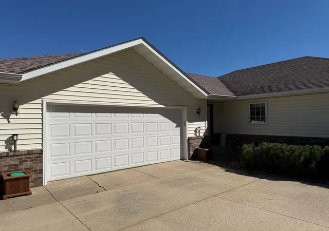 Photo 2 of Sale Pending at 34418 Woodville Blvd, Waseca, MN 56093 | MLS# 7150007 | Listing updated on 2026-10-06