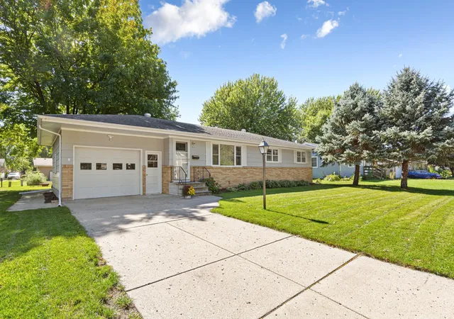 Photo 2 of Sale Pending at 620 11th Avenue Se, Waseca, MN 56093 | MLS# 7150024 | Listing updated on 2026-09-30
