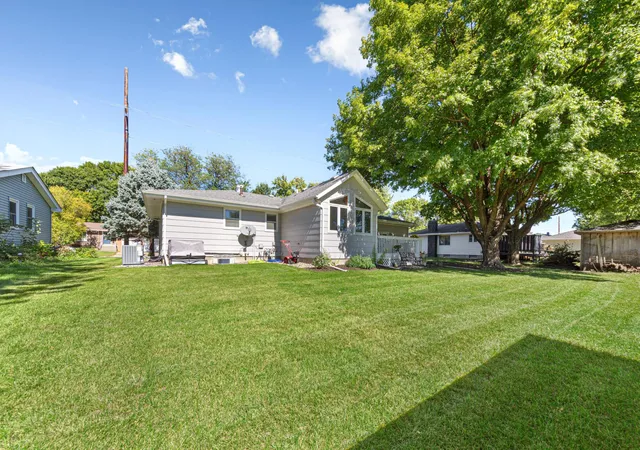 Photo 4 of Sale Pending at 620 11th Avenue SE, Waseca, MN 56093 | MLS# 7150024 | Listing updated on 2026-09-30