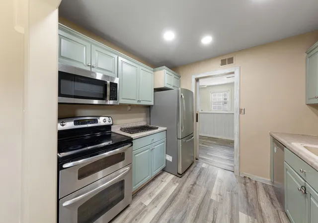 Photo 1 of Single family home for sale at 1803 2nd Avenue Sw, Austin, MN 55912 | MLS# 7150026 | Listing updated on 2026-09-30
