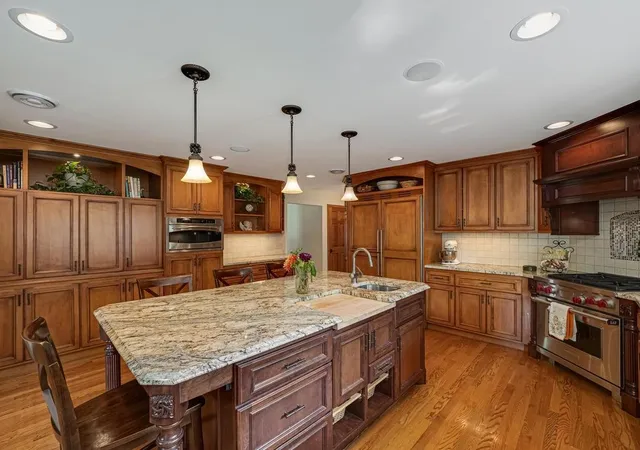 Photo 2 of Single family home for sale at 1475 3rd Street Nw, Saint Paul, MN 55112 | MLS# 7150027 | Listing updated on 2026-10-03
