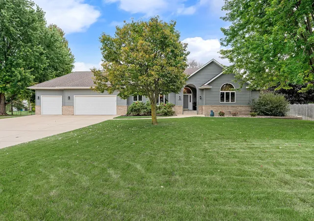 Single family home for sale at 1565 Dell Pl, Owatonna, MN 55060 | MLS# 7150035