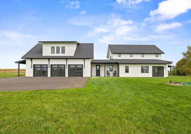 Photo 1 of Single family home for sale at 8800 Grace Ln N, Loretto, MN 55357 | MLS# 7150041 | Listing updated on 2026-10-05