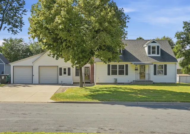 Photo 3 of Single family home for sale at 8616 1st Avenue S, Minneapolis, MN 55420 | MLS# 7150043 | Listing updated on 2026-10-01