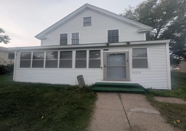 Photo 2 of Single family home for sale at 588 York Ave, Saint Paul, MN 55130 | MLS# 7150052 | Listing updated on 2026-10-07