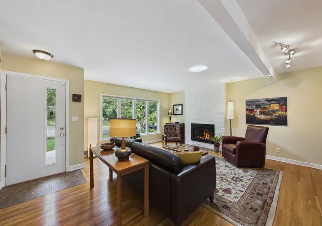 Photo 3 of Sale Pending at 1786 Saunders Ave, Saint Paul, MN 55116 | MLS# 7150054 | Listing updated on 2026-09-29