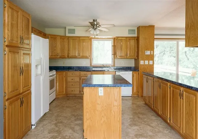 Photo 3 of Single family home for sale at 5173 Shadowwood Dr Ne, Sauk Rapids, MN 56379 | MLS# 7150059 | Listing updated on 2026-10-07
