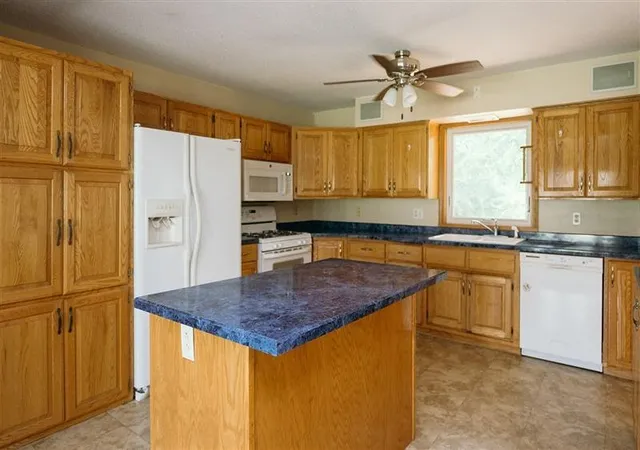 Photo 3 of Single family home for sale at 5173 Shadowwood Dr NE, Sauk Rapids, MN 56379 | MLS# 7150059 | Listing updated on 2026-10-07