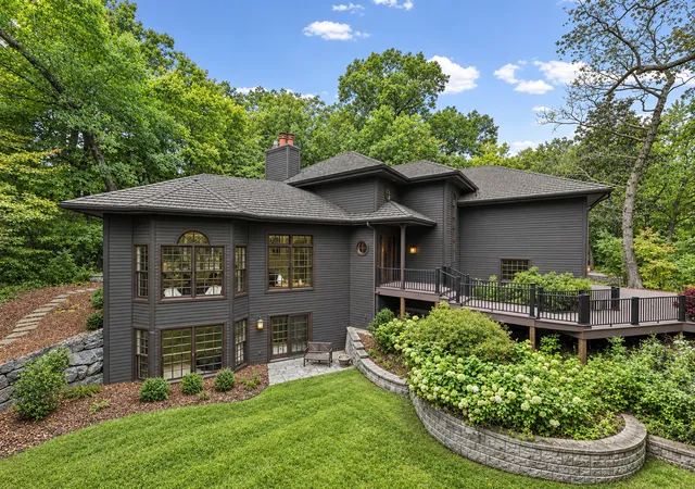Photo 4 of Single family home for sale at 9340 W Bush Lake Rd, Minneapolis, MN 55438 | MLS# 7150062 | Listing updated on 2026-10-05