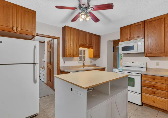 Photo 3 of Single family home for sale at 212 21st Street S, Benson, MN 56215 | MLS# 7150068 | Listing updated on 2026-10-19