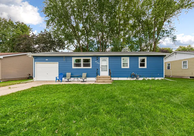 Photo 1 of Single family home for sale at 841 14th Street Se, Owatonna, MN 55060 | MLS# 7150069 | Listing updated on 2026-10-14