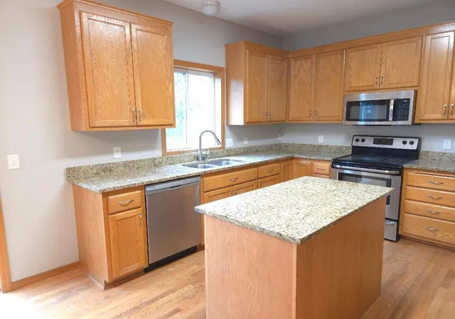 Photo 3 of Single family home for sale at 603 Greten Ct, Hastings, MN 55033 | MLS# 7150082 | Listing updated on 2026-10-09