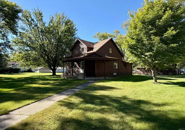 Photo 2 of Single family home for sale at 402 3rd Street S, Atwater, MN 56209 | MLS# 7150089 | Listing updated on 2026-09-30