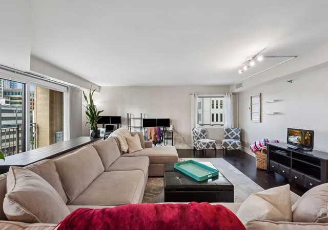 Photo 3 of Condo for sale at 121 Washington Ave S #701, Minneapolis, MN 55401 | MLS# 7150095 | Listing updated on 2026-10-01