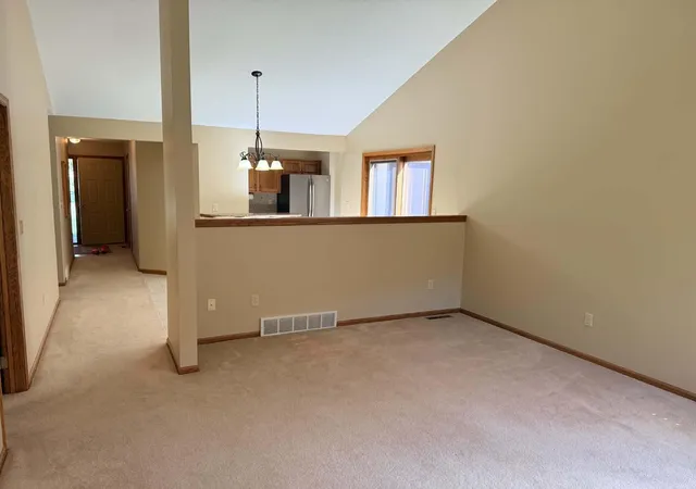 Photo 1 of Single family home for sale at 1512 S Franklin St, New Ulm, MN 56073 | MLS# 7150099 | Listing updated on 2026-09-26