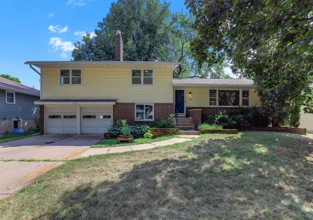 Photo 4 of Single family home for sale at 1866 Shryer Ave W, Saint Paul, MN 55113 | MLS# 7150124 | Listing updated on 2026-10-09