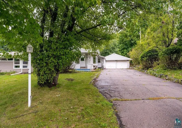 Photo 2 of Single family home for sale at 4016 Allendale Ave, Duluth, MN 55803 | MLS# 7150129 | Listing updated on 2026-09-25