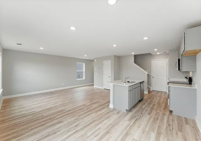 Photo 2 of Single family home for sale at 929 Stone Crk Dr, Jordan, MN 55352 | MLS# 7150137 | Listing updated on 2026-10-02