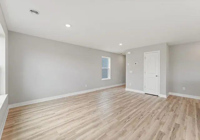 Photo 4 of Single family home for sale at 929 Stone Crk Dr, Jordan, MN 55352 | MLS# 7150137 | Listing updated on 2026-10-02