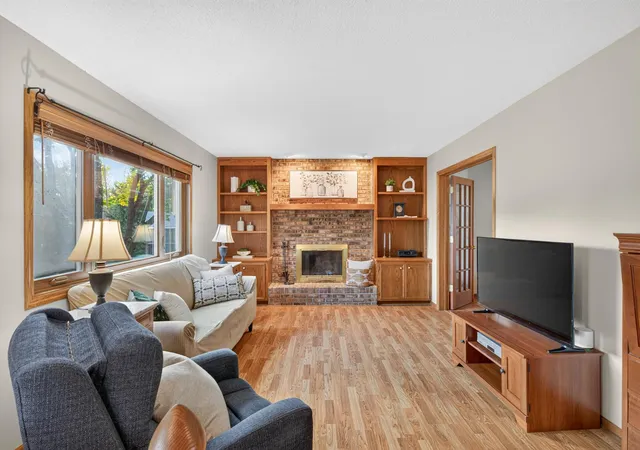 Photo 1 of Single family home for sale at 13915 Duluth Dr, Saint Paul, MN 55124 | MLS# 7150149 | Listing updated on 2026-10-29