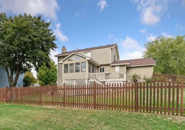 Photo 3 of Single family home for sale at 13915 Duluth Dr, Saint Paul, MN 55124 | MLS# 7150149 | Listing updated on 2026-10-29