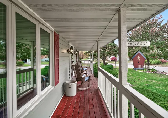 Photo 4 of Single family home for sale at 13915 Duluth Dr, Saint Paul, MN 55124 | MLS# 7150149 | Listing updated on 2026-10-29