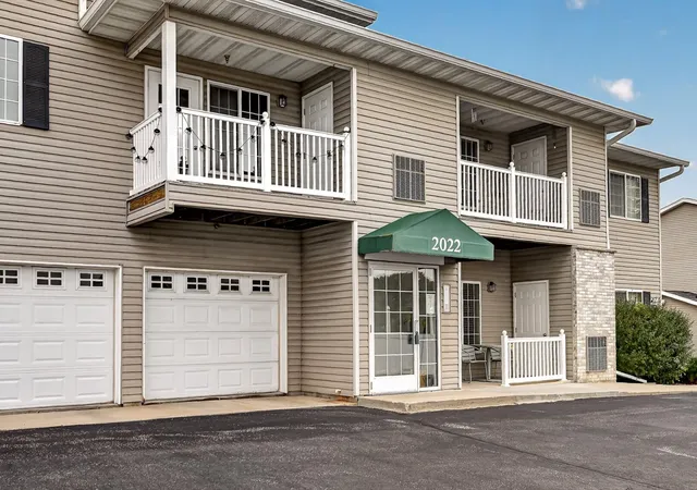 Photo 1 of Condo for sale at 2022 29th Place Nw #203, Rochester, MN 55901 | MLS# 7150154 | Listing updated on 2026-10-03
