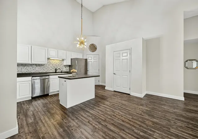 Listing Photo 4 - Condo for sale in building located at 2022 29th Pl NW, Rochester, MN 55901 - Unit #203