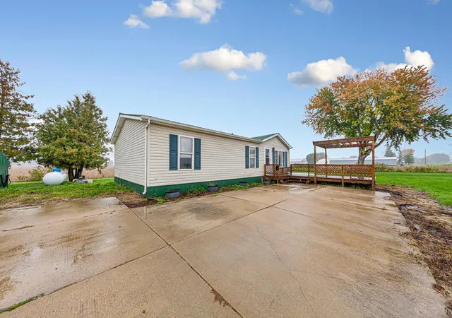 Photo 3 of Single family home for sale at 82090 State Hwy 251, Hollandale, MN 56045 | MLS# 7150163 | Listing updated on 2026-10-05