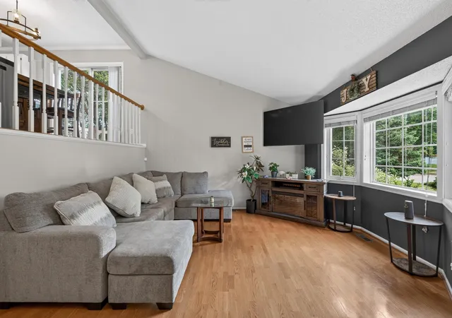 Photo 4 of Single family home for sale at 9442 Hale Ave S, Cottage Grove, MN 55016 | MLS# 7150168 | Listing updated on 2026-10-09