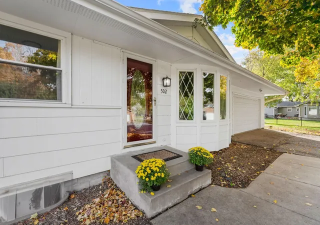 Photo 2 of Single family home for sale at 502 4th Avenue SW, Young America, MN 55397 | MLS# 7150223 | Listing updated on 2026-10-20